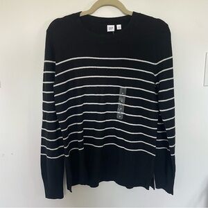 GAP Woman Medium Sweater Striped Crewneck Relaxed Cropped Black and White Preppy